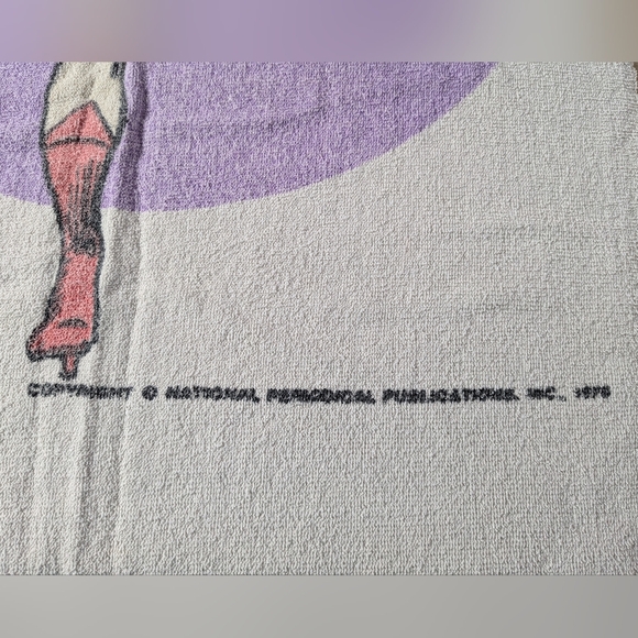 Wonder Woman Vintage 1970s Bath Towel - Picture 5 of 11